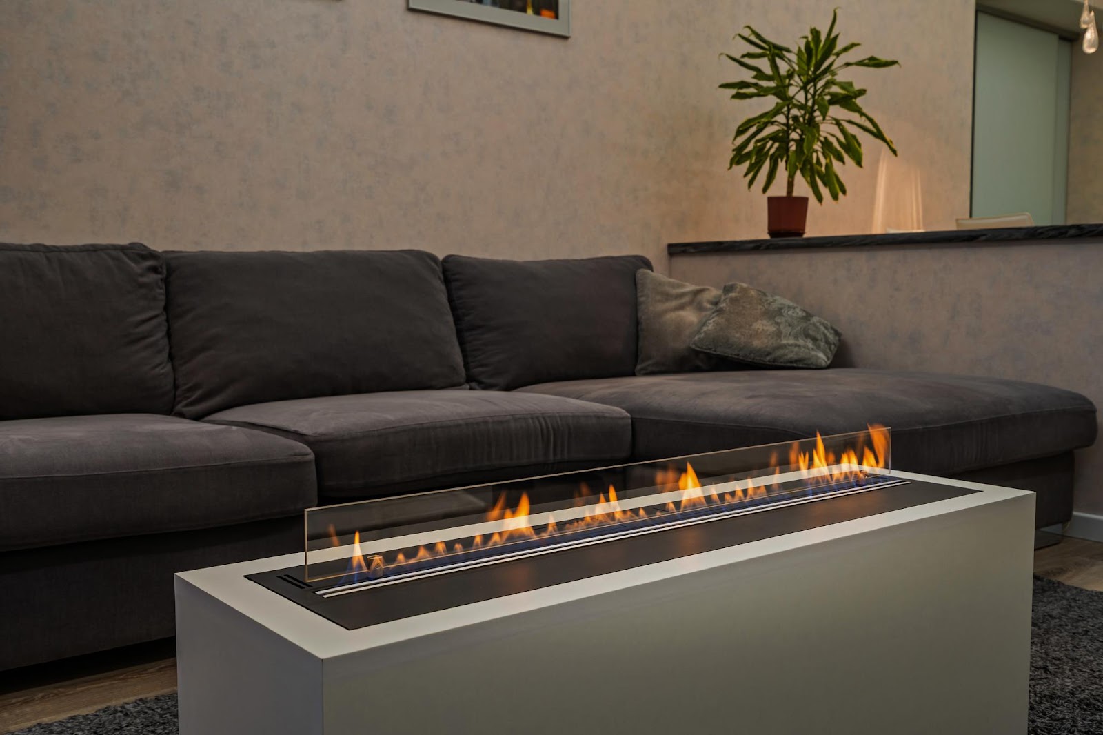 Как выбрать биокамин в квартиру